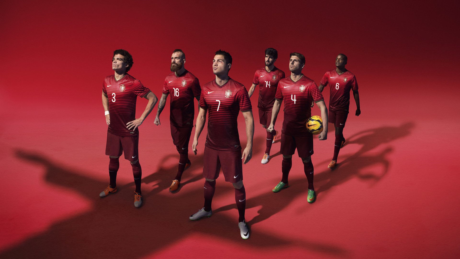 防守反击球队是否以中场硬度弥补边路劣势，防守反击的球队